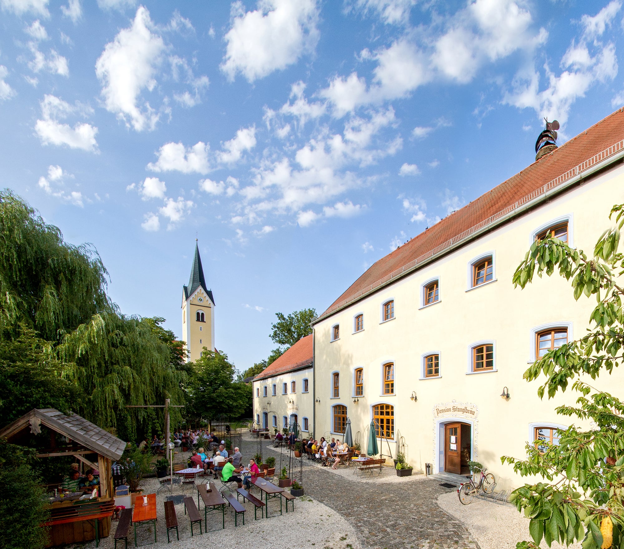Hotel pachten Regensburg – Hotel - Inn - Event Location near Regensburg, Biergarten- 150 Plätze