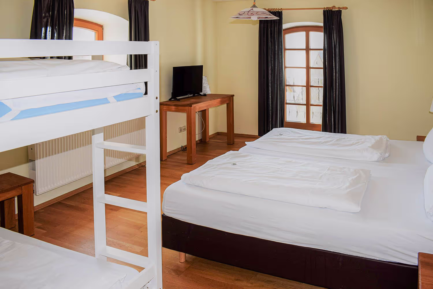 Hotel pachten Regensburg – Hotel - Inn - Event Location near Regensburg, 4-Bett Zimmmer