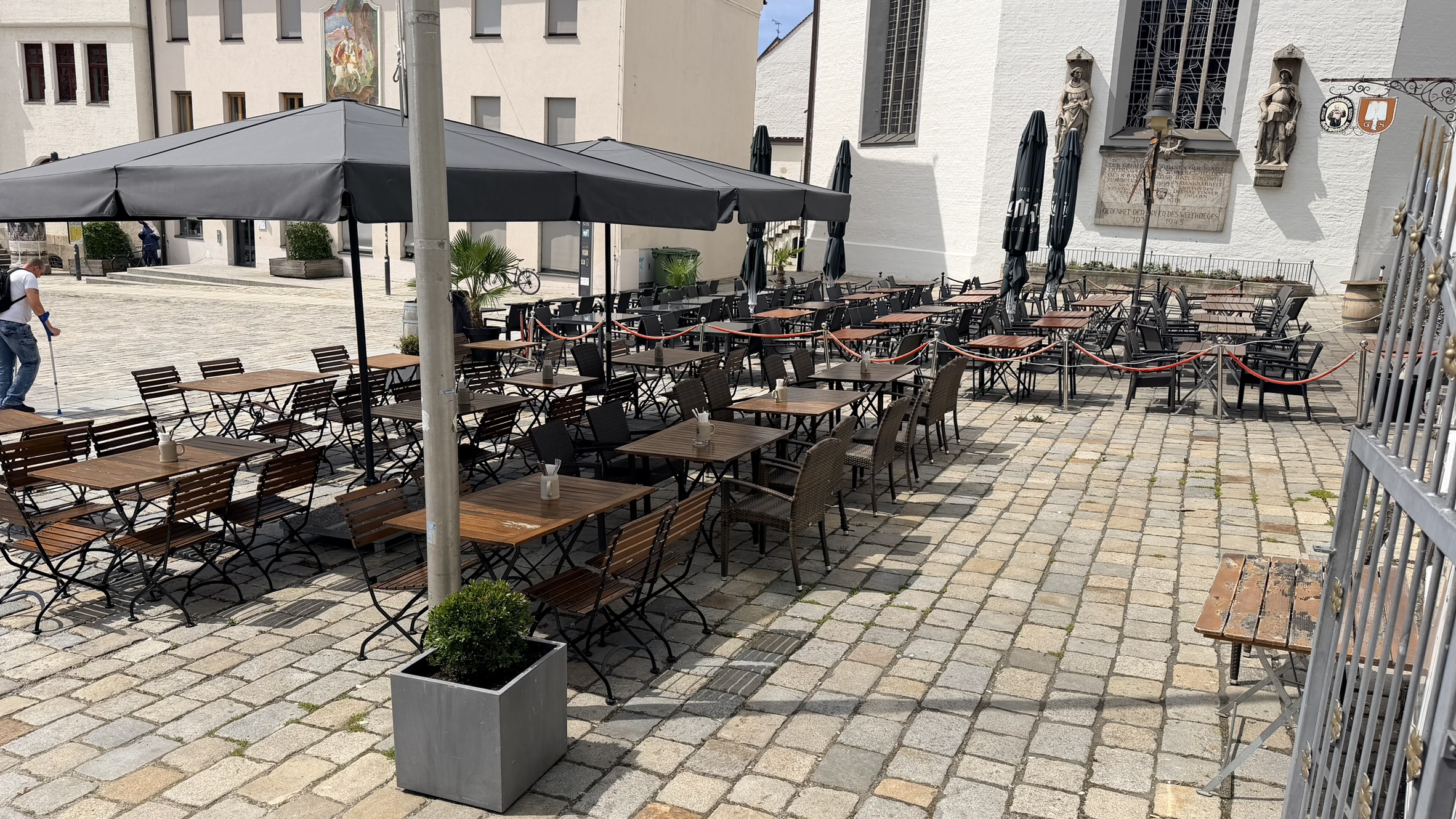 Bild 2 – Platzhirsch Freising for Lease – Succession on Marienplatz