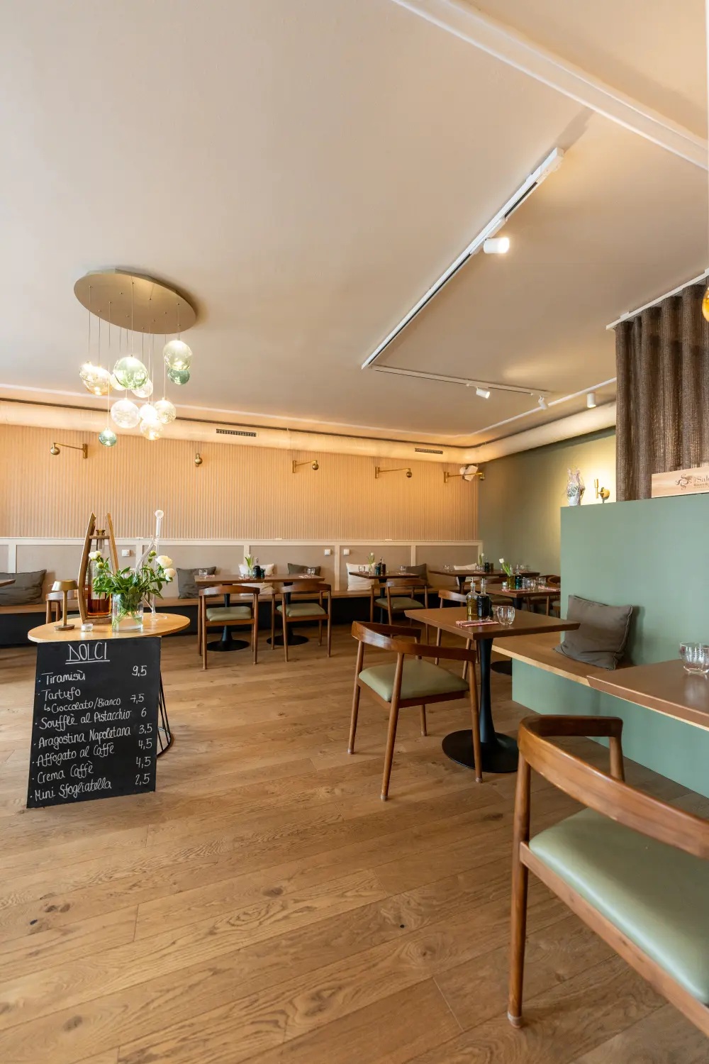Gastraum – Nicchia – Restaurant · Bar · Showroom